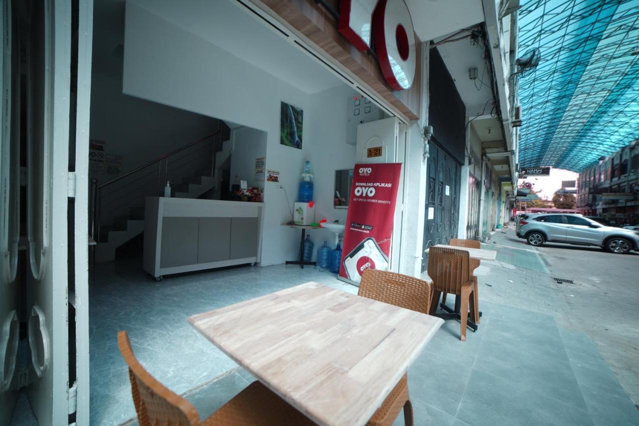 Oyo 90830 Multatuli Guest House Medan Exteriör bild
