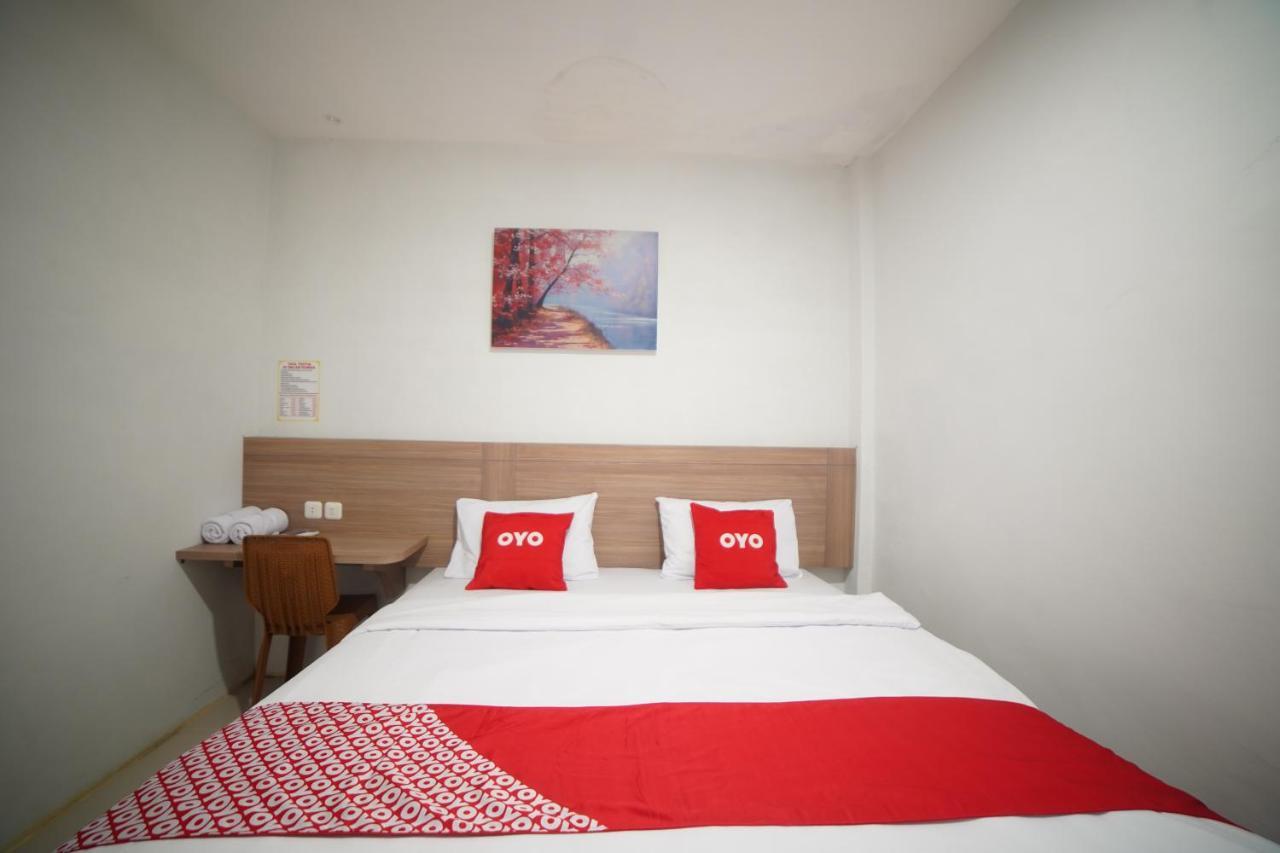 Oyo 90830 Multatuli Guest House Medan Exteriör bild